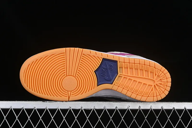 All categories Nk SB Dunk series Nk SB Dunk Low low-top sneakers N version Rayssa Leal x Nk SB Dunk Low Brazilian skateboarding goddess joint model SB low-top casual sneakers FZ5251-001